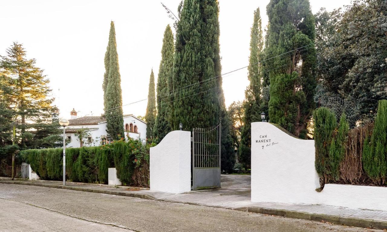 Masia Can Manent Del Bosc S XVIII Santa Eulalia de Ronsaná Exterior photo